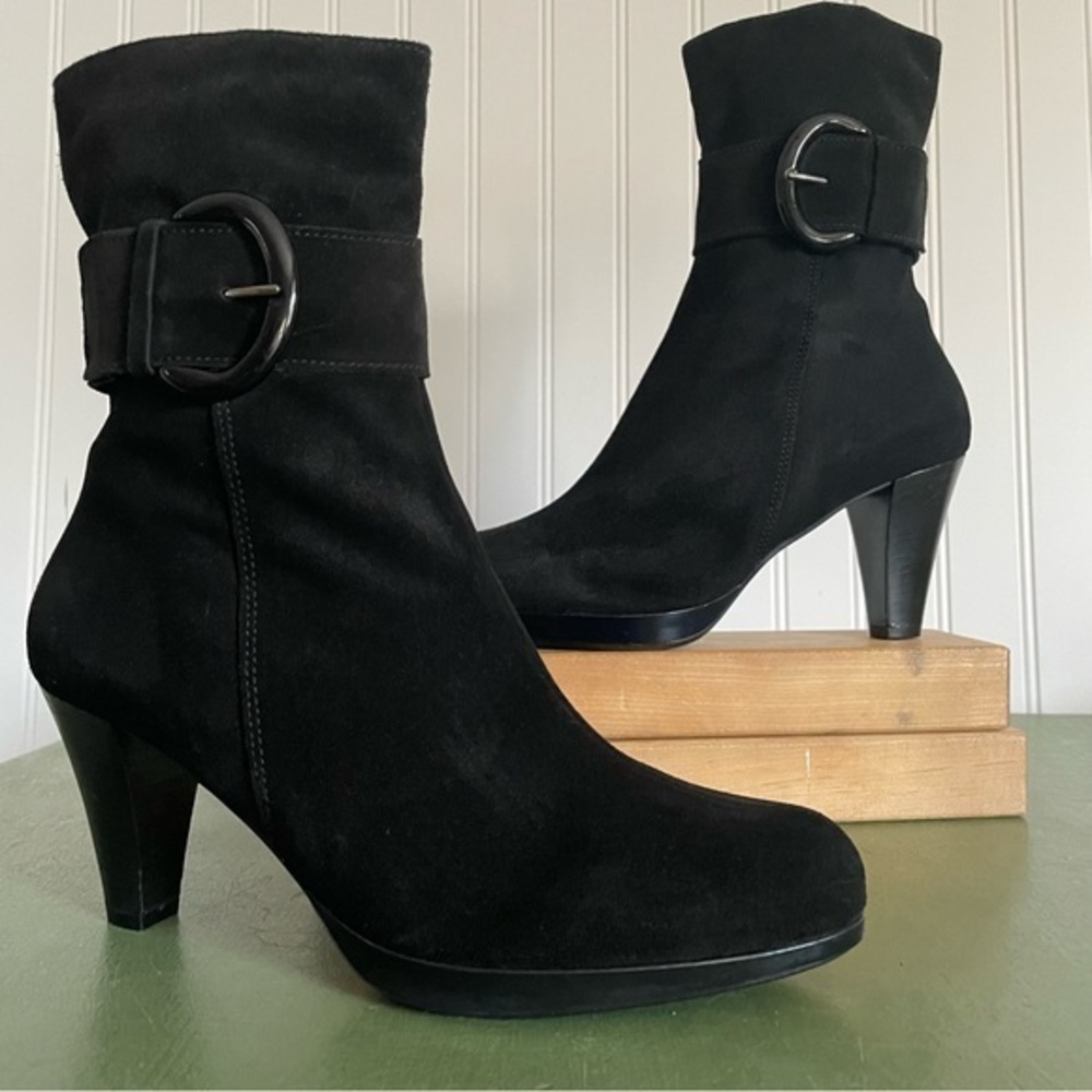 NWT LaCanadienne Waterproof Mid-Calf Boots in Black Suede *Canada*